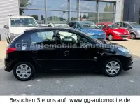 Gebraucht Peugeot 206 73 PS (53 kW) 2012 Schwarz Limousine