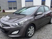 Gebraucht Hyundai i30 Classic 99 PS (72 kW) 2014 Cashmere brown / mic Kleinwagen