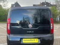 Gebraucht Fiat Doblò Lounge 120 PS (88 kW) 2015 Schwarz Van / Kleinbus