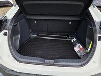 Neu Toyota C-HR Team 140 PS (102 kW) 2025 Super white 2 (040)/ black (20 SUV