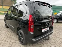 Gebraucht Citroën Berlingo Shine 131 PS (96 kW) 2023 Lackierung schwarz perla nera/ Van / Kleinbus