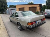Gebraucht Mercedes 190 118 PS (86 kW) 1990 Beige Limousine