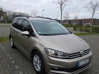 Gebraucht VW Touran Highline 190 PS (139 kW) 2019 Beige Van / Kleinbus