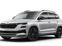 Neu Skoda Karoq SportLine 150 PS (110 kW) 2026 Blau, race blau (8x8x) SUV