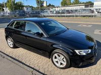 Gebraucht Audi A3 116 PS (85 kW) 2019 Schwarz Limousine