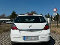 Usata Opel Astra 110 CV (80 kW) 2009 Bianco Utilitaria