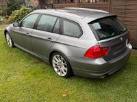 Gebraucht BMW 318 143 PS (105 kW) 2011 Grau Kombi