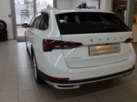 gebraucht Skoda Octavia COMBI SCOUT 2,0TDI*4X4*LED*SPUR*HEAD-UP