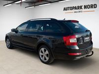 Usado Skoda Octavia Elegance 105 HP (77 kW) 2015 Preto Citadino