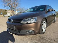 Gebraucht VW Jetta Comfortline 105 PS (77 kW) 2011 Braun Limousine