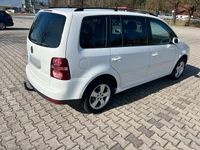 Gebraucht VW Touran 140 PS (102 kW) 2007 Weiß Van / Kleinbus