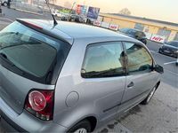 Gebraucht VW Polo 64 PS (47 kW) 2007 Grau Kleinwagen