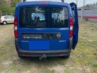 Second-hand Opel Combo 95 CP (69 kW) 2017 Albastru Monovolum