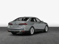 Neu BMW 530e Performance 299 PS (219 kW) 2026 M brooklyn grau metallic Limousine