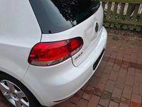 Gebraucht VW Golf Style 105 PS (77 kW) 2011 Weiß Coupé