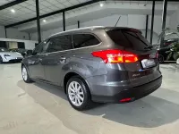 Usado Ford Focus Titanium 125 CV (91 kW) 2018 Gris Familiar