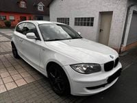 Gebraucht BMW 116 122 PS (89 kW) 2011 Weiß Kleinwagen