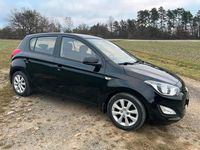 Gebraucht Hyundai i20 85 PS (62 kW) 2014 Schwarz Kleinwagen