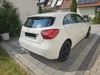 Gebraucht Mercedes A180 Urban 122 PS (89 kW) 2017 Weiß Kleinwagen