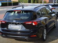 Gebraucht Ford Focus 120 PS (88 kW) 2022 Obsidianschwarz (metallic) Kombi