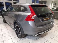 Gebraucht Volvo V60 CC Momentum 150 PS (110 kW) 2015 Grau Kombi