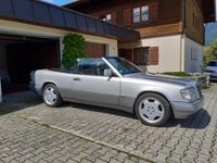 Używany Mercedes E220 150 KM (110 kW) 1997 Srebrny Kabriolet