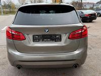 Gebraucht BMW 220 Sport Line 190 PS (139 kW) 2015 Silber Van / Kleinbus