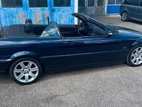 Gebraucht BMW 318 184 PS (135 kW) 2002 Blau Cabrio