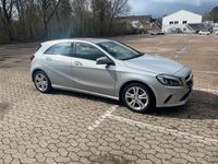 Gebraucht Mercedes A180 122 PS (89 kW) 2016 Silber Limousine