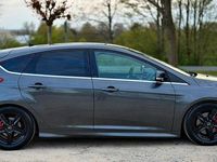 Gebraucht Ford Focus ST-Line 182 PS (133 kW) 2016 Grau Limousine