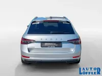 Gebraucht Skoda Superb Style 150 PS (110 kW) 2022 Brilliantsilber Kombi