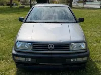 Brugt VW Vento 75 HK (55 kW) 1993 Grå Sedan
