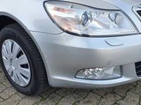 Gebraucht Skoda Octavia Ambition 122 PS (89 kW) 2013 Silber metallic Kombi