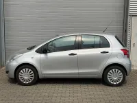 Gebraucht Toyota Yaris Cool 69 PS (50 kW) 2011 Silber Kleinwagen