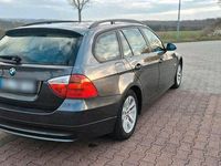 Gebraucht BMW 318 171 PS (125 kW) 2007 Grau Kombi
