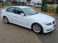 Gebraucht BMW 316 116 PS (85 kW) 2011 Weiß Limousine