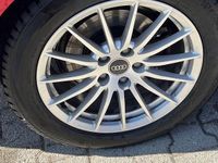 Gebraucht Audi A5 Cabriolet 163 PS (119 kW) 2023 Rot Cabrio