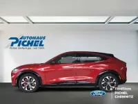 Gebraucht Ford Mustang Mach-E 197 kW (269 PS) 2022 Rot(metallic) SUV