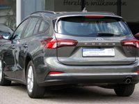 Gebraucht Ford Focus 120 PS (88 kW) 2022 Magnetic grau metallic Kombi