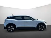 Używany Renault Megane E-Tech Evolution 160 kW (218 KM) 2022 Biały Sedan/Limuzyna