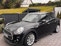 Second-hand Mini Cooper D 115 CP (84 kW) 2017 Negru Hatchback