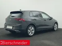 Gebraucht VW Golf VIII 131 PS (96 kW) 2024 Grau Limousine