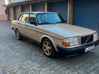 Gebraucht Volvo 240 120 PS (88 kW) 1985 Beige Limousine