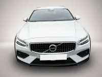Gebraucht Volvo V60 CC Plus 197 PS (144 kW) 2024 Manufacturer Kombi
