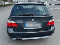 Gebraucht BMW 525 197 PS (144 kW) 2008 Grau Kombi