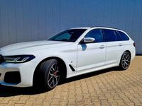 Gebraucht BMW 520 M Sport 190 PS (139 kW) 2023 Weiß Kombi