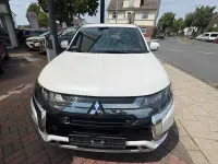 Gebraucht Mitsubishi Outlander P-HEV Top 135 PS (99 kW) 2021 Weiß SUV