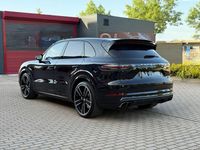 Gebraucht Porsche Cayenne Turbo Chrono 549 PS (403 kW) 2018 Schwarz SUV