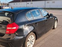 Gebraucht BMW 116 122 PS (89 kW) 2010 Schwarz Kleinwagen