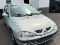 Gebraucht Renault Mégane 107 PS (78 kW) 2000 Silber Limousine